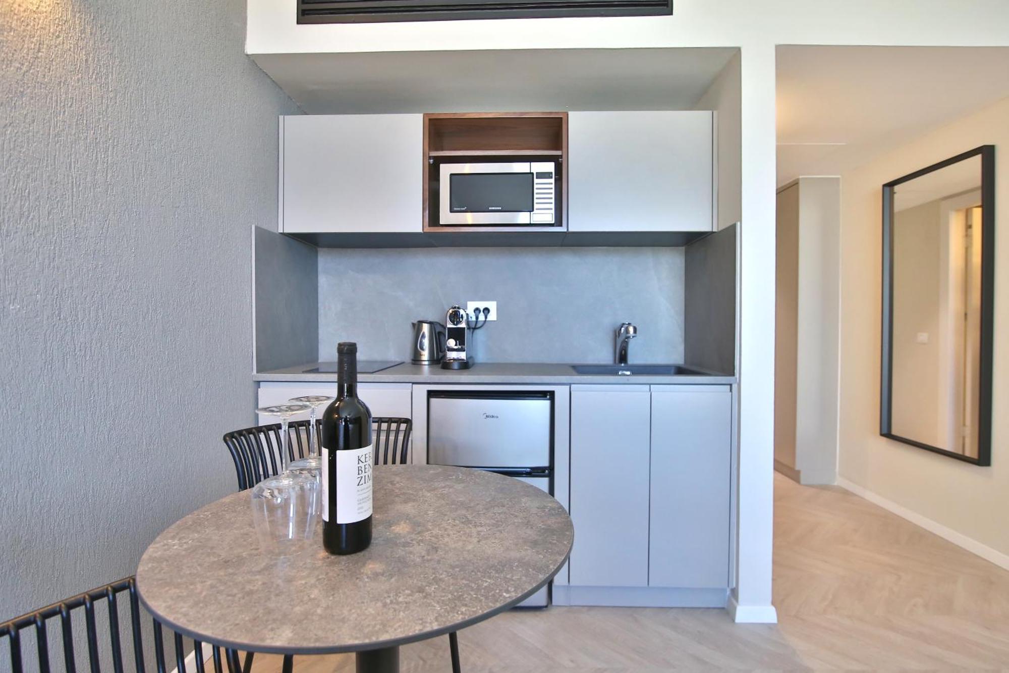 Luxury Suites By Notaly Ariel - Carmel Beach Хайфа Екстериор снимка