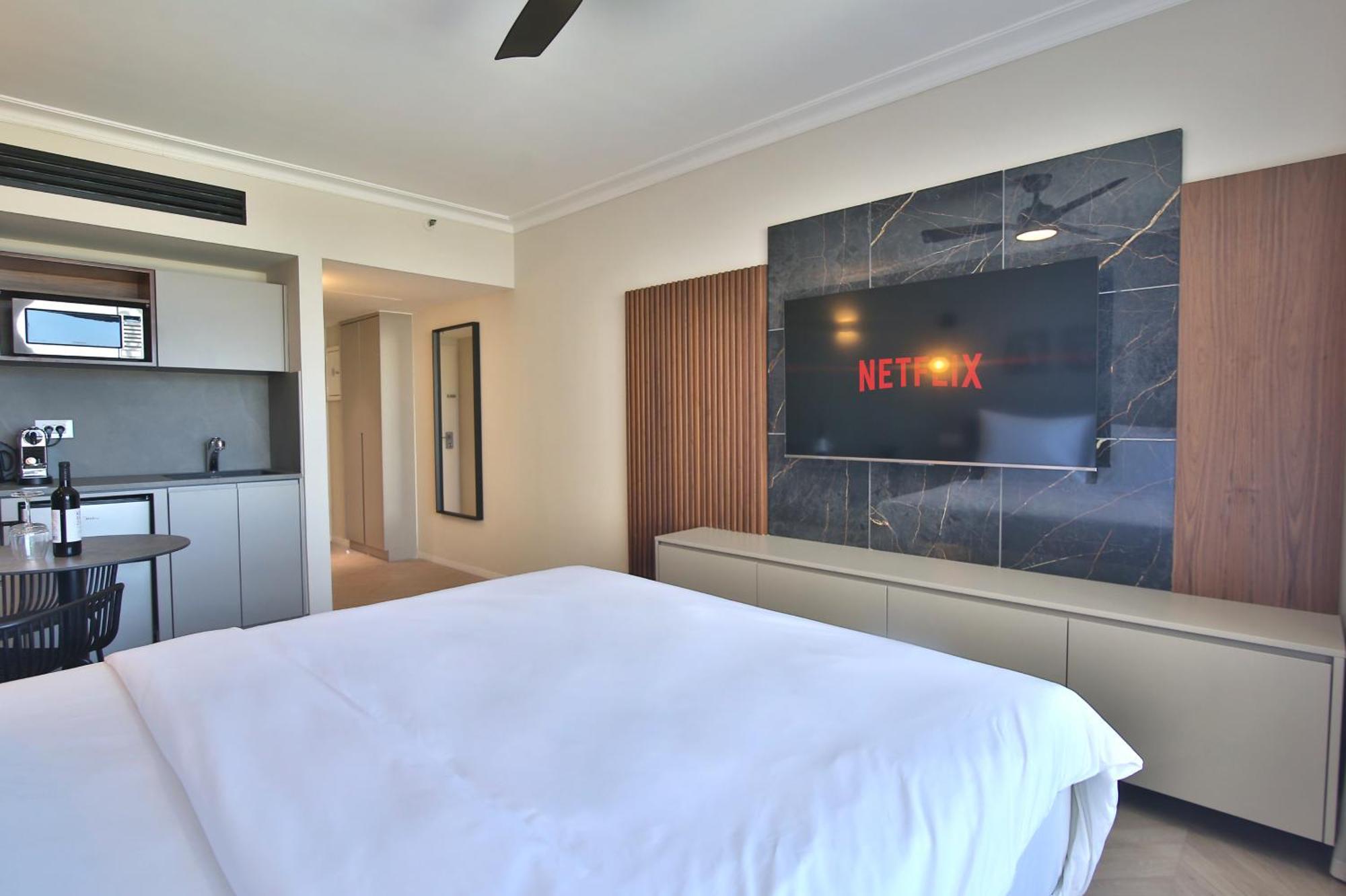 Luxury Suites By Notaly Ariel - Carmel Beach Хайфа Екстериор снимка