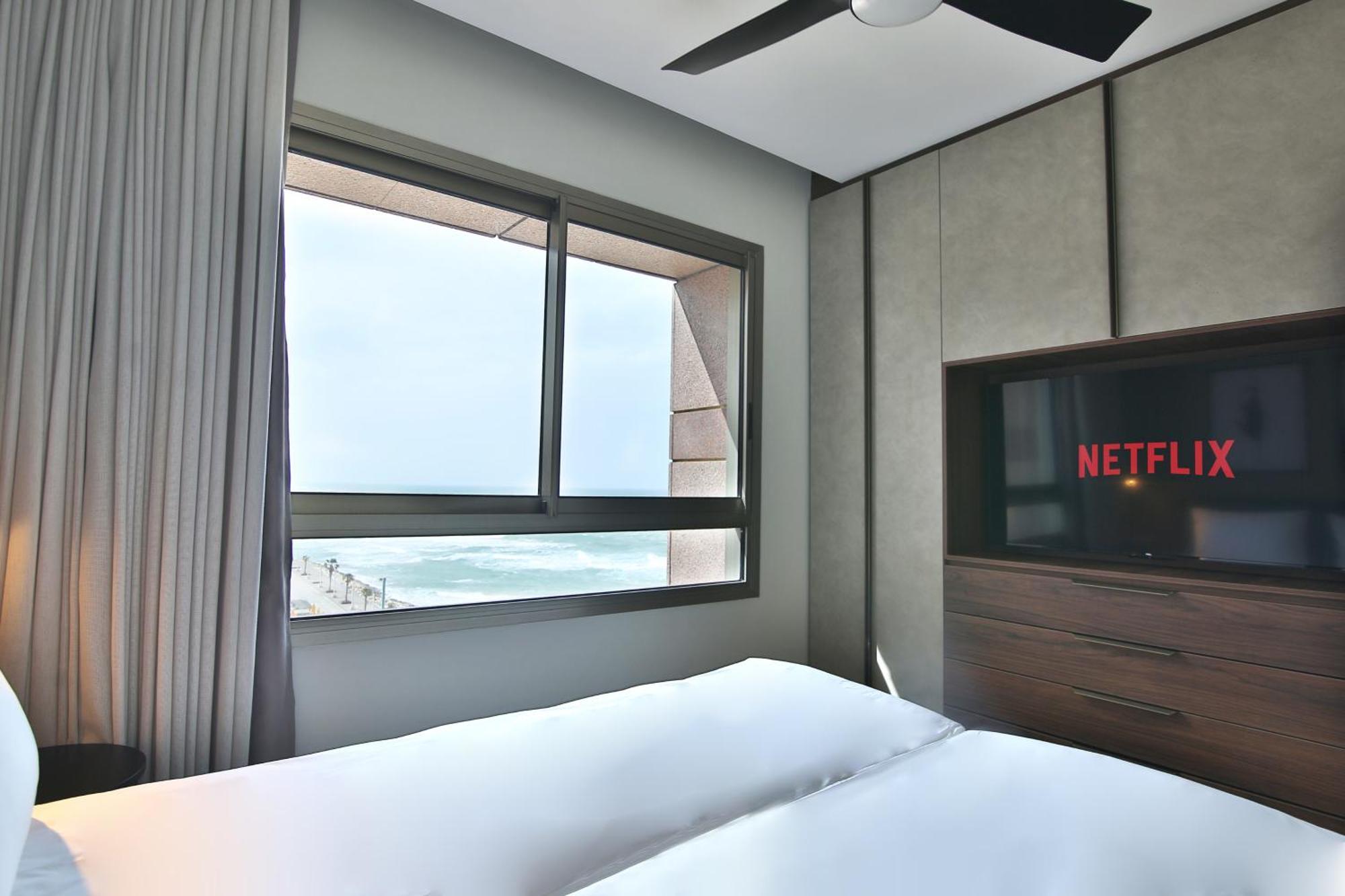 Luxury Suites By Notaly Ariel - Carmel Beach Хайфа Екстериор снимка