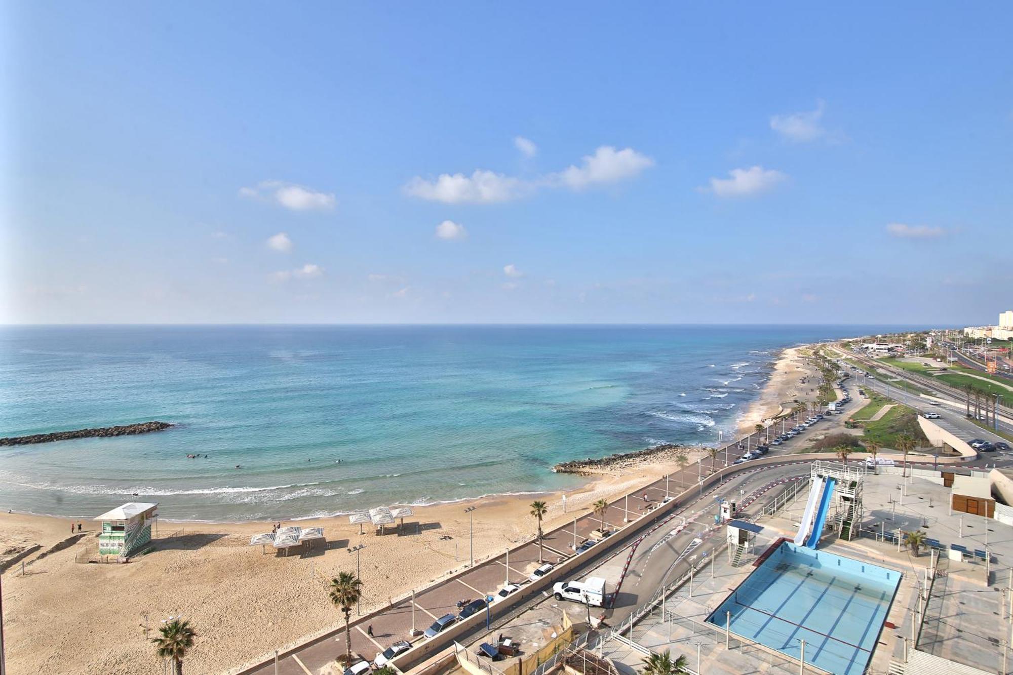 Luxury Suites By Notaly Ariel - Carmel Beach Хайфа Стая снимка